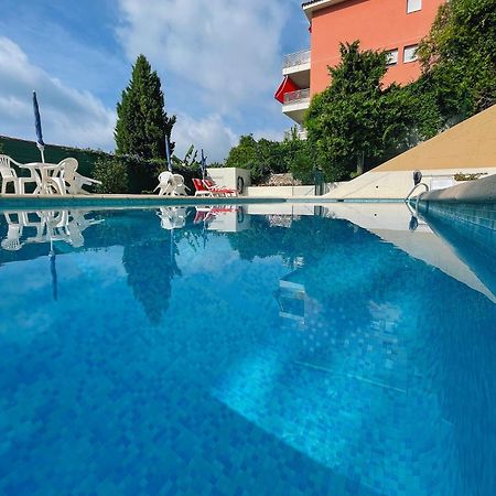 Mansfield Vue Carte Postale Terrasse Piscine Calme Port A 200M A Pied Lägenhet Menton Exteriör bild